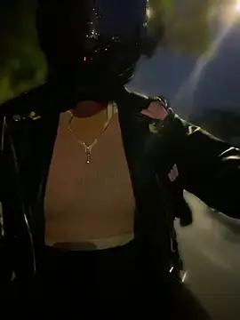 Scarlet auraa online show from 04-24-26, 11:29