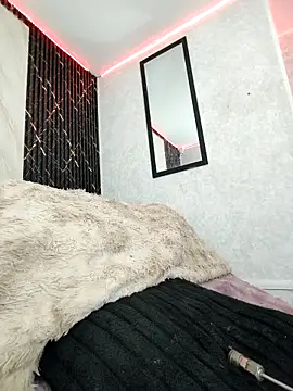 Isis Hot   online show from 03-07-26, 11:29