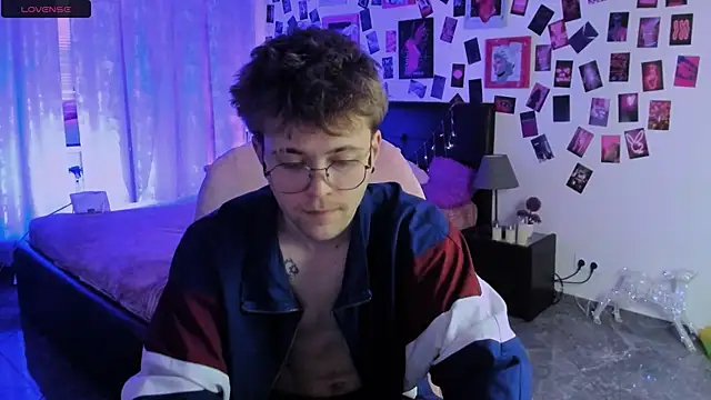 Snapshot of Tomas_Norton chatting on 03-24-26, 03:50 Tomas Norton online show from 03-24-26, 03:50