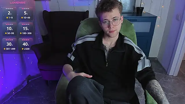 Snapshot of Tomas_Norton chatting on 06-18-26, 08:24 Tomas Norton online show from 06-18-26, 08:24