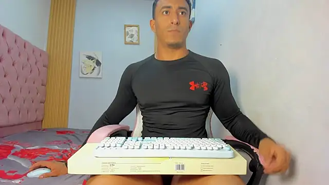 Snapshot of axelsavage042 chatting on 01-05-26, 08:12 axelsavage042 online show from 01-05-26, 08:12