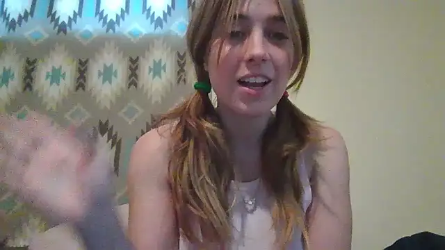 Snapshot of Ginxo chatting on 01-10-26, 05:37 Ginxo online show from 01-10-26, 05:37