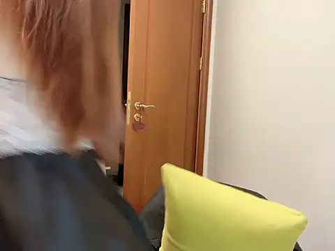 YiYi-oo online show from 01-18-26, 05:06