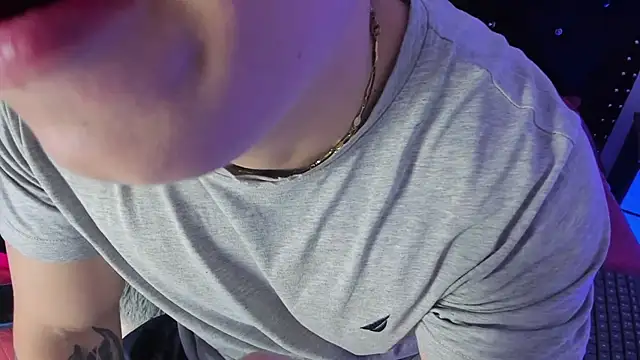 Liam saint online show from 04-24-26, 03:14