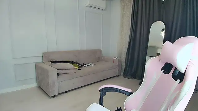 Snapshot of jasmilee chatting on 07-04-26, 12:22 jasmilee online show from 07-04-26, 12:22