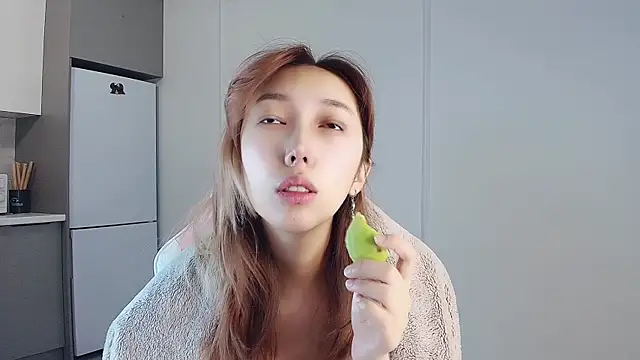 Snapshot of jasmilee chatting on 07-15-26, 02:22 jasmilee online show from 07-15-26, 02:22