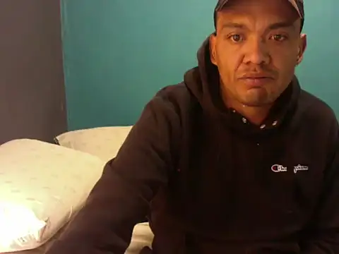 Snapshot of latinomoreno95 chatting on 01-09-26, 05:26 latinomoreno95 online show from 01-09-26, 05:26