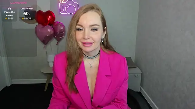 Marie Hayes online show from 02-12-26, 01:33