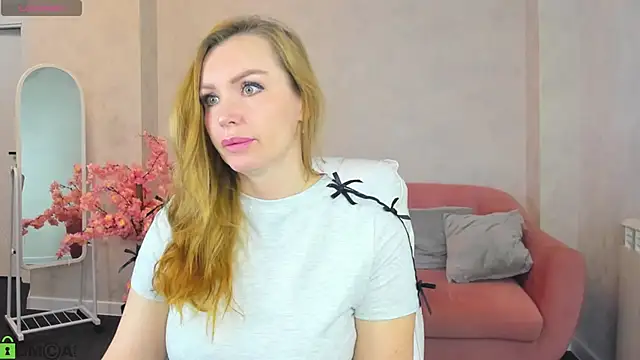 Snapshot of Marie_Hayes chatting on 05-11-26, 01:00 Marie Hayes online show from 05-11-26, 01:00