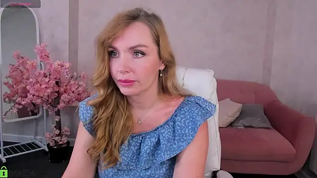 Snapshot of Marie_Hayes chatting on 06-04-26, 01:33 Marie Hayes online show from 06-04-26, 01:33
