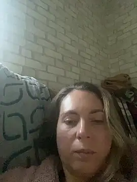 VikiLove765 online show from 02-04-26, 05:24