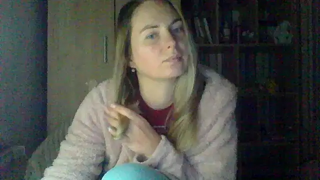 VikiLove765 online show from 02-16-26, 10:28