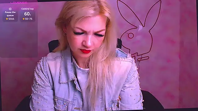 Snapshot of Madonna_Fire chatting on 05-17-26, 05:38 Madonna Fire online show from 05-17-26, 05:38
