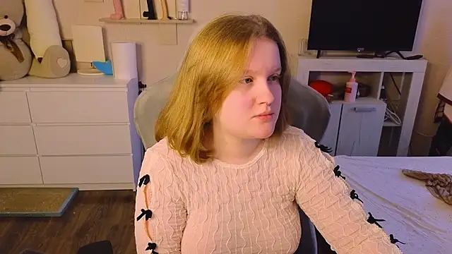 Ol1via online show from 04-11-26, 03:44