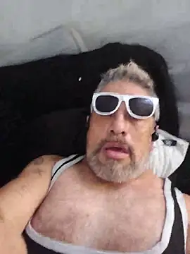 Snapshot of eddy73xxx chatting on 05-29-26, 01:31 eddy73xxx online show from 05-29-26, 01:31