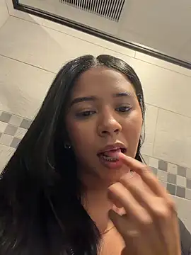 AnahiSkye online show from 04-09-26, 05:51