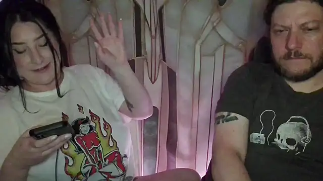 Snapshot of 2feral chatting on 05-10-26, 01:05 2feral online show from 05-10-26, 01:05