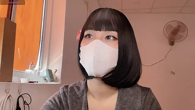 Snapshot of Tieu-May chatting on 02-10-26, 06:50 Tieu-May online show from 02-10-26, 06:50