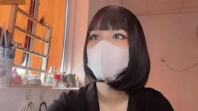 Snapshot of Tieu-May chatting on 02-13-26, 06:42 Tieu-May online show from 02-13-26, 06:42