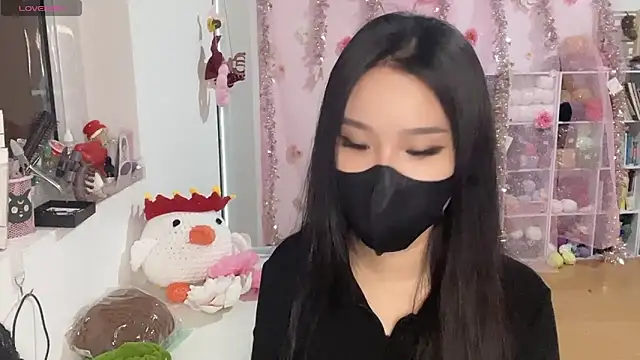 Tieu-May online show from 03-12-26, 05:35