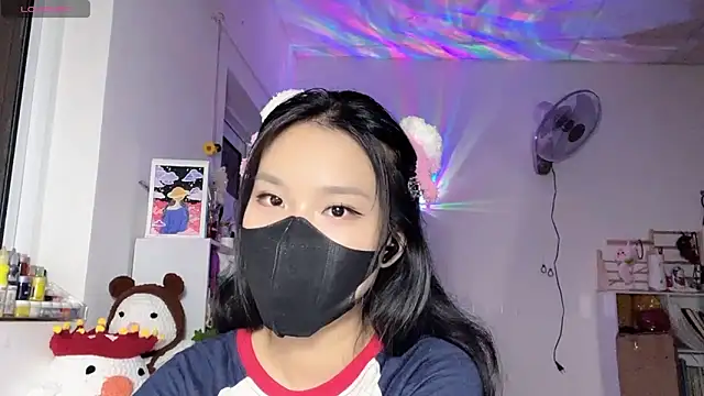 Tieu-May online show from 04-19-26, 09:17