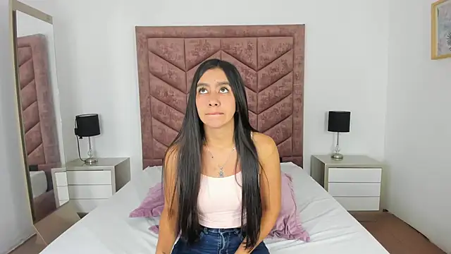 Snapshot of Zara_Cardona chatting on 01-12-26, 11:59 Zara Cardona online show from 01-12-26, 11:59