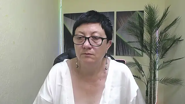EmilyL0ve online show from 07-04-26, 05:19
