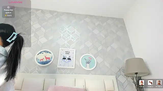 laura rouse7 online show from 04-15-26, 07:58