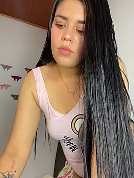 Snapshot of sophyy_white chatting on 05-28-26, 11:24 sophyy white online show from 05-28-26, 11:24