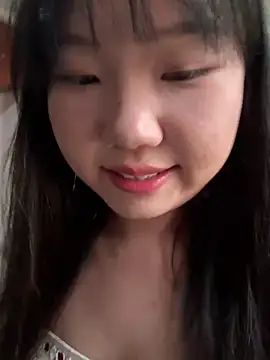Snapshot of xiaoguai99 chatting on 06-04-26, 10:43 xiaoguai99 online show from 06-04-26, 10:43