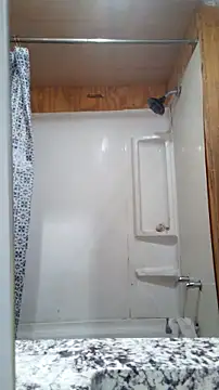 Snapshot of Quuwavve chatting on 05-31-26, 04:31 Quuwavve online show from 05-31-26, 04:31