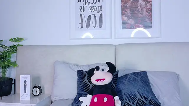 Snapshot of soffy_hilltom chatting on 03-05-26, 11:39 soffy hilltom online show from 03-05-26, 11:39