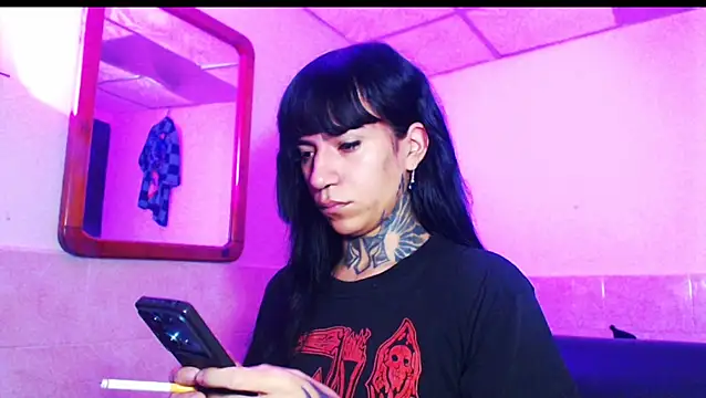 Snapshot of jazmin_wolf chatting on 01-11-26, 11:48 jazmin wolf online show from 01-11-26, 11:48