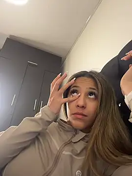 vicky bass  online show from 02-13-26, 02:40