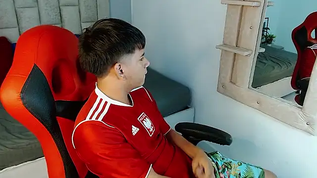 Snapshot of Jay_fox1 chatting on 01-06-26, 05:44 Jay fox1 online show from 01-06-26, 05:44