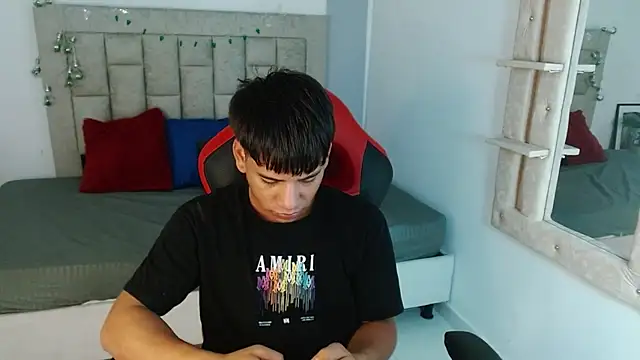 Snapshot of Jay_fox1 chatting on 01-07-26, 05:21 Jay fox1 online show from 01-07-26, 05:21