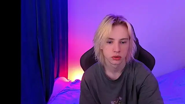 lucidangelok1 online show from 04-08-26, 07:08