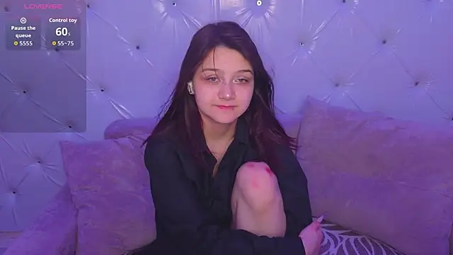 Snapshot of xxxnaughtyfoxyxxx chatting on 05-01-26, 05:17 xxxnaughtyfoxyxxx online show from 05-01-26, 05:17