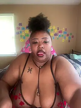 Chocolatebunnyxx96 online show from 05-08-26, 04:12