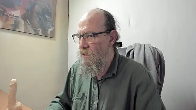 Snapshot of Uncle_Hottie chatting on 03-08-26, 04:44 Uncle Hottie online show from 03-08-26, 04:44