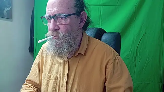 Snapshot of Uncle_Hottie chatting on 03-23-26, 04:44 Uncle Hottie online show from 03-23-26, 04:44