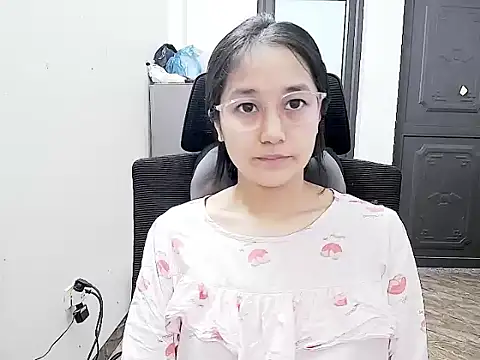 Shulee- online show from 04-21-26, 02:37