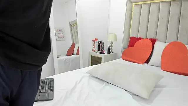 julian xx online show from 02-11-26, 06:46