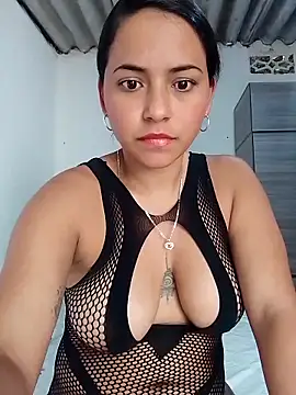 Snapshot of Maliha_21 chatting on 05-05-26, 07:44 Maliha 21 online show from 05-05-26, 07:44