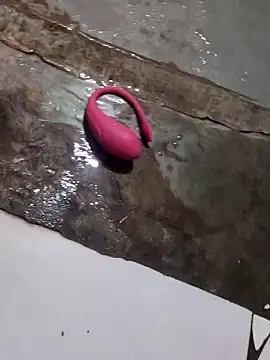 Snapshot of Cupalshow123 chatting on 04-06-26, 06:36 Cupalshow123 online show from 04-06-26, 06:36