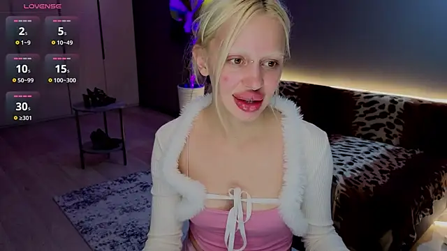 Luna Beverly online show from 07-29-26, 08:51