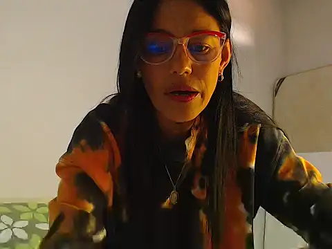 Snapshot of Elizabeth_manzon chatting on 05-27-26, 05:43 Elizabeth manzon online show from 05-27-26, 05:43