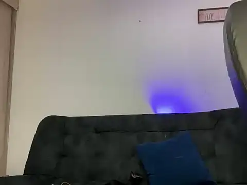 Snapshot of enyel_100 chatting on 01-14-26, 06:57 enyel 100 online show from 01-14-26, 06:57