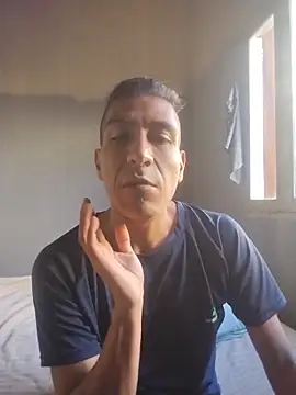 Rodrigohernan19 online show from 04-10-26, 06:45