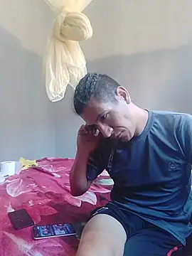 Rodrigohernan19 online show from 06-25-26, 01:48